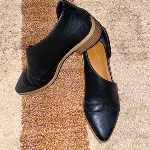 black shoes || sz 7 || Universal Thread